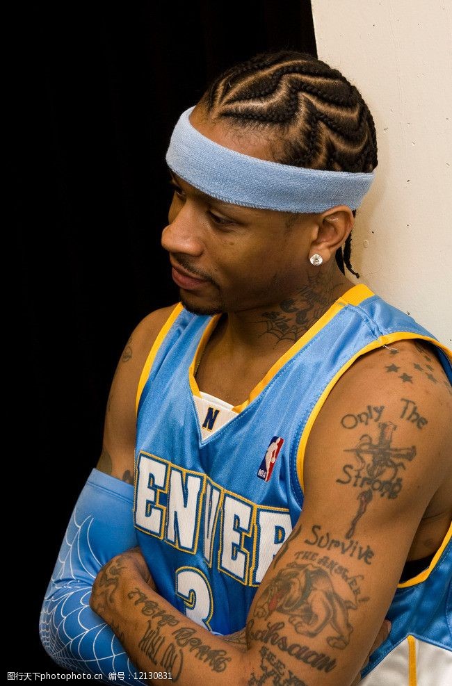 英超：曼城主场3-0完胜诺维奇（英超：曼城主场三球零封诺维奇）