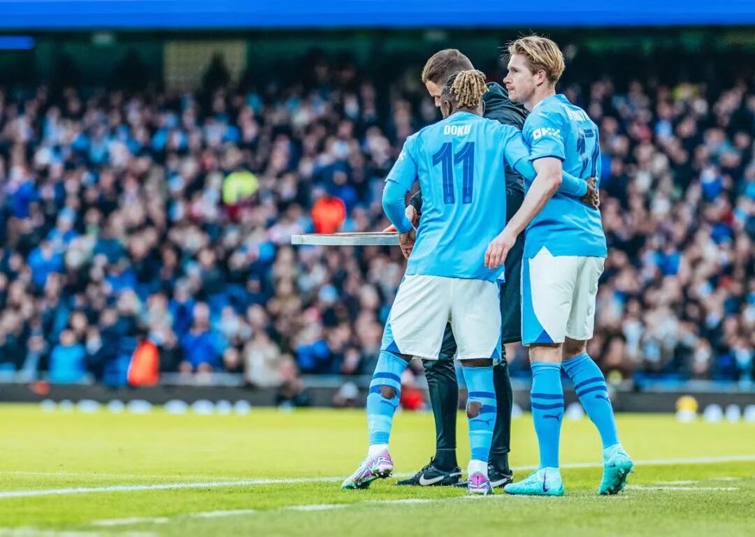 足球欧洲俱乐部频繁爆冷，球迷：本赛季太刺激（欧洲足坛冷门迭出，球迷直呼本季过瘾）