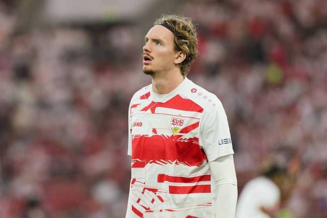 世体：弗里克现场观看加泰罗尼亚比赛，重点关注贝尔纳尔表现（世体：弗里克现身加泰罗尼亚赛场，目光锁定贝尔纳尔）