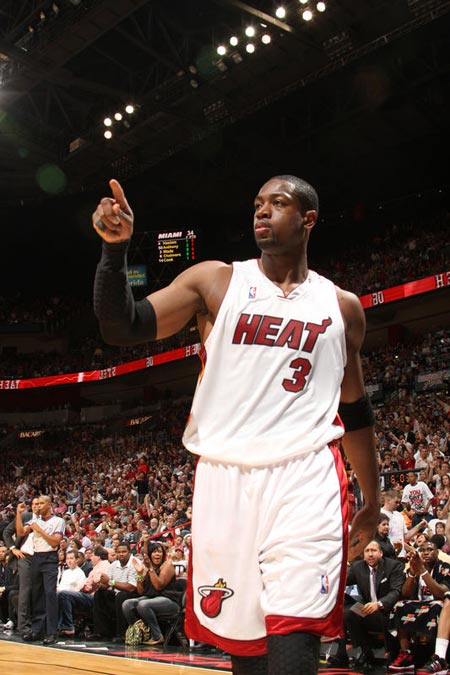 战狼队贡献2射1传！官方：B费当选英超第十五轮最佳球员（对阵狼队2射1传！官方：B费当选英超第15轮最佳球员）