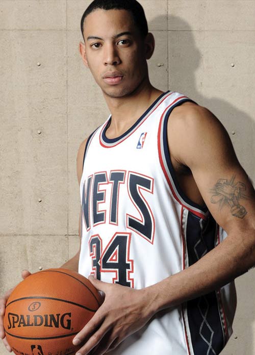 对手主教练无奈摇头（对方主帅无奈摇头）