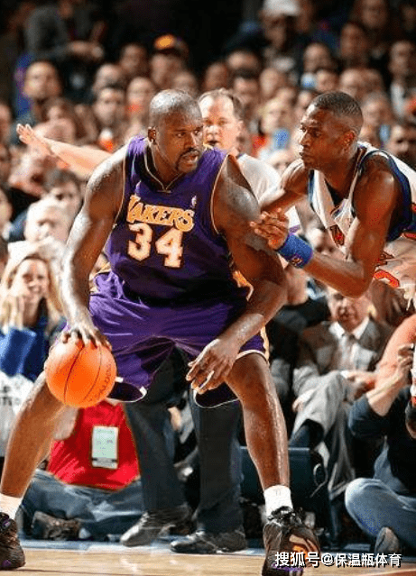 曼联计划在2026年以约7500万英镑签下巴莱巴，但需等待未来转会窗口，且交易需布莱顿同意。（曼联拟于2026年以约7500万英镑引进巴莱巴，须等待后续转会窗且取决于布莱顿放行。）