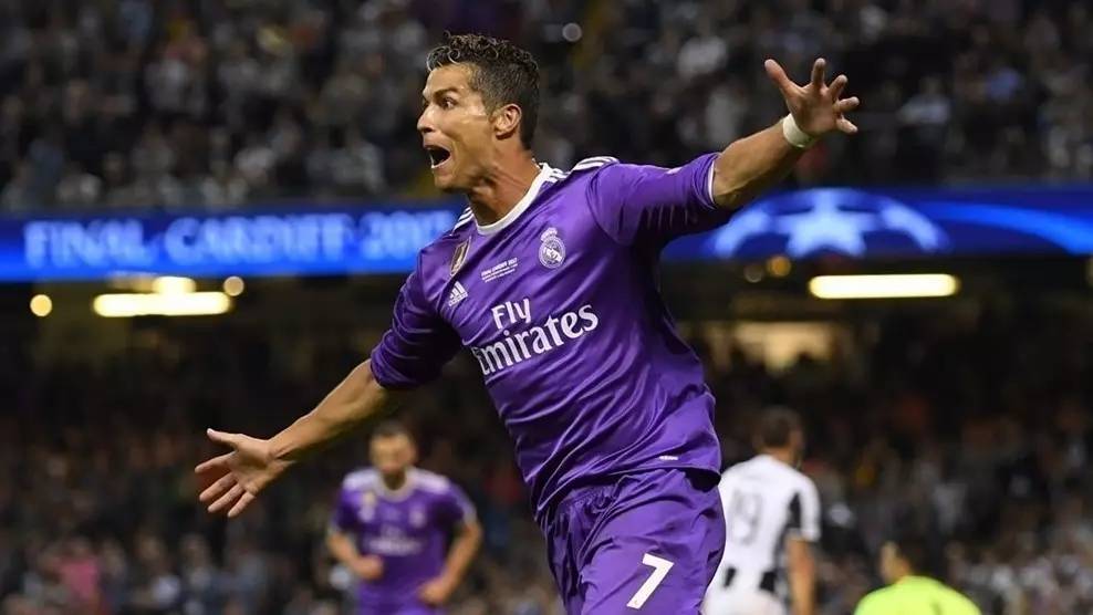 足协杯官方发布决赛纪念产品：纪念徽章38元，围巾58元（足协杯推出决赛纪念品：徽章38元、围巾58元）